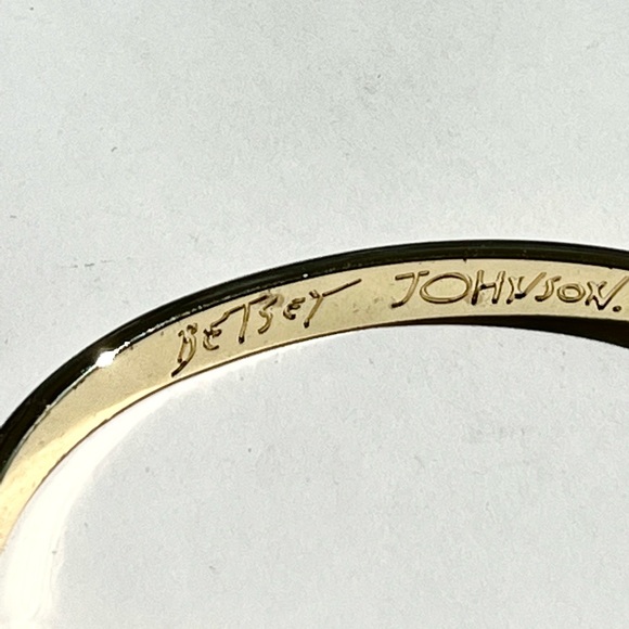 Betsy Johnson SKULL bracelet pink - Picture 9 of 9